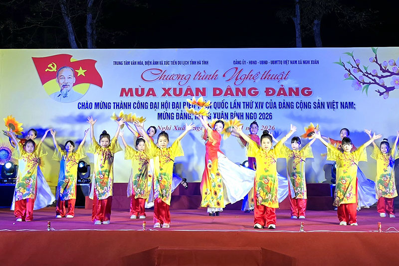 Sôi nổi chương trình nghệ thuật mừng Xuân, dâng Đảng tại xã Nghi Xuân.