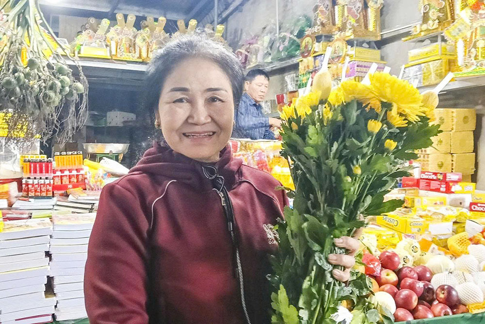 Chuyện những người mưu sinh nơi không gian di sản