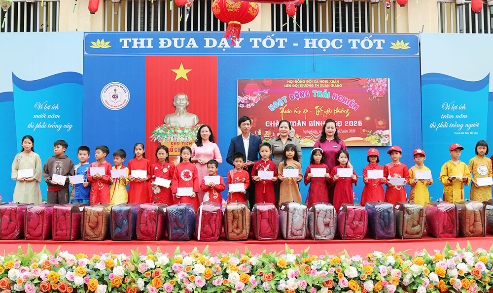  Tiểu học Xuân Giang – nơi Tết đến là yêu thương lan tỏa! 