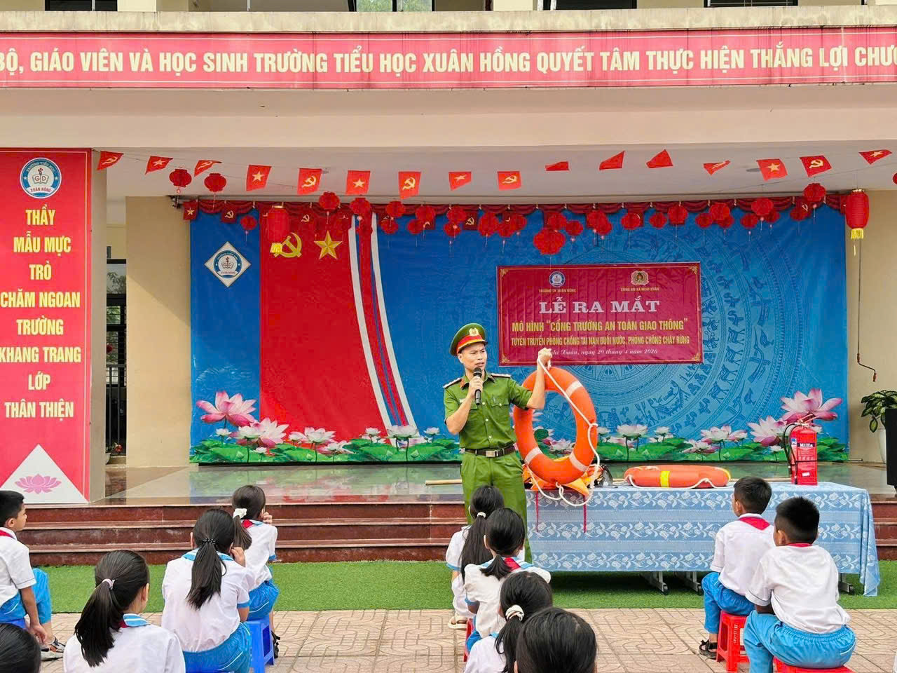 Trang bị "hành trang an toàn" cho học sinh qua những trải nghiệm thực tế