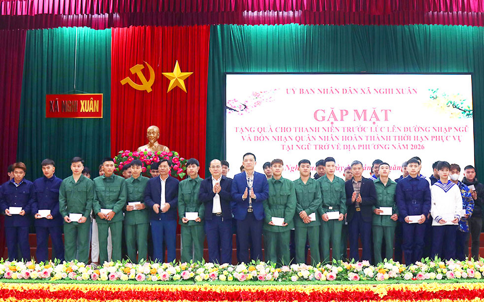 Xã Nghi Xuân gặp mặt thanh niên lên đường nhập ngũ