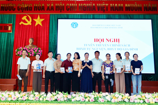 Tuyên truyền chính sách BHYT, BHXH tự nguyện cho cán bộ, hội viên Hội nông dân