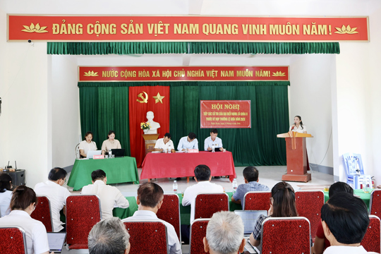 Tổ đại biểu số 1 HĐND xã tiếp xúc  cử tri khu vực Xuân Hồng. 