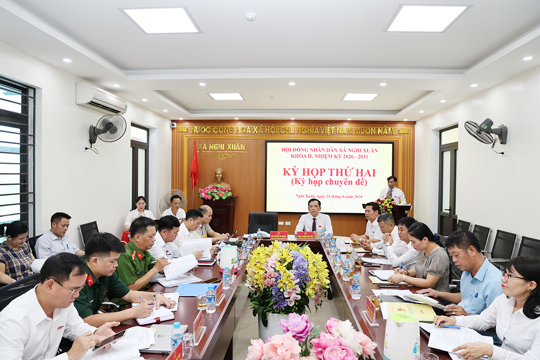 HĐND xã Nghi Xuân thông qua Nghị quyết sắp xếp, tổ chức lại các thôn.