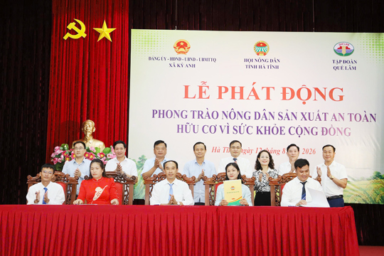 Hội Nông dân Nghi Xuân tham gia Lễ phát động Phong trào "Nông dân sản xuất an toàn, hữu cơ vì sức khỏe cộng đồng''. 