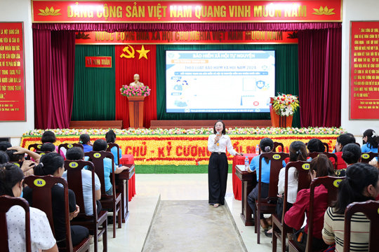 Hội LHPN xã Nghi Xuân lan tỏa chính sách an sinh xã hội đến hội viên phụ nữ. 