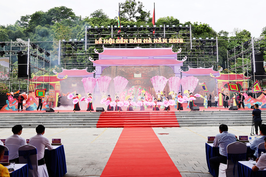 Trung tâm DVTH xã Nghi Xuân tam dự Lễ hội và học tập kinh nghiệp mô hình quản lý di tích tại Đền Bảo Hà – Lào Cai. 