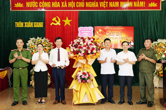 Tổ chức điểm “Ngày hội toàn dân bảo vệ an ninh Tổ quốc” tại thôn Xuân Giang.