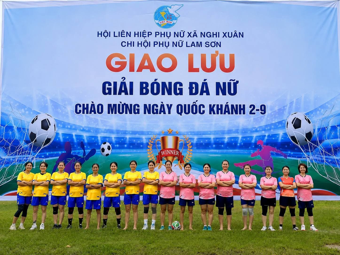Sôi nổi giao lưu bóng đá nữ chào mừng Quốc khánh 2/9