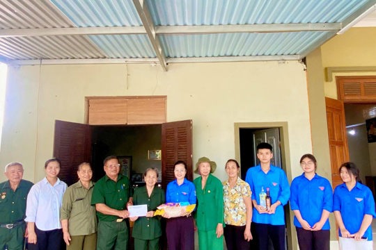 Đoàn xã Nghi Xuân tổ chức “Bữa cơm Nghĩa tình” tri ân các thế hệ Cựu Thanh niên xung phong