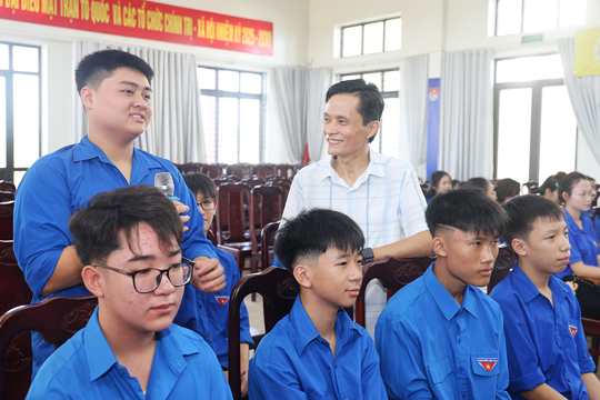 Gần 300 đoàn viên, thanh niên xã Nghi Xuân được bồi dưỡng chuyên đề “ Tư tưởng Hồ Chí Minh”. 