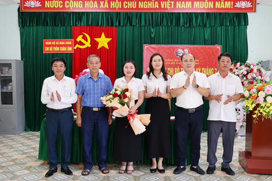 Chi bộ Xuân Lĩnh và Chi bộ Viên Lĩnh tổ chức kỳ sinh hoạt đầu tiên sau sáp nhập 