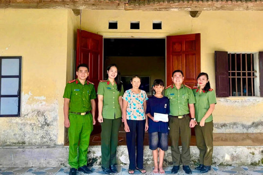 Ấm áp Trung thu cùng những “Con nuôi Công an xã Nghi Xuân”
