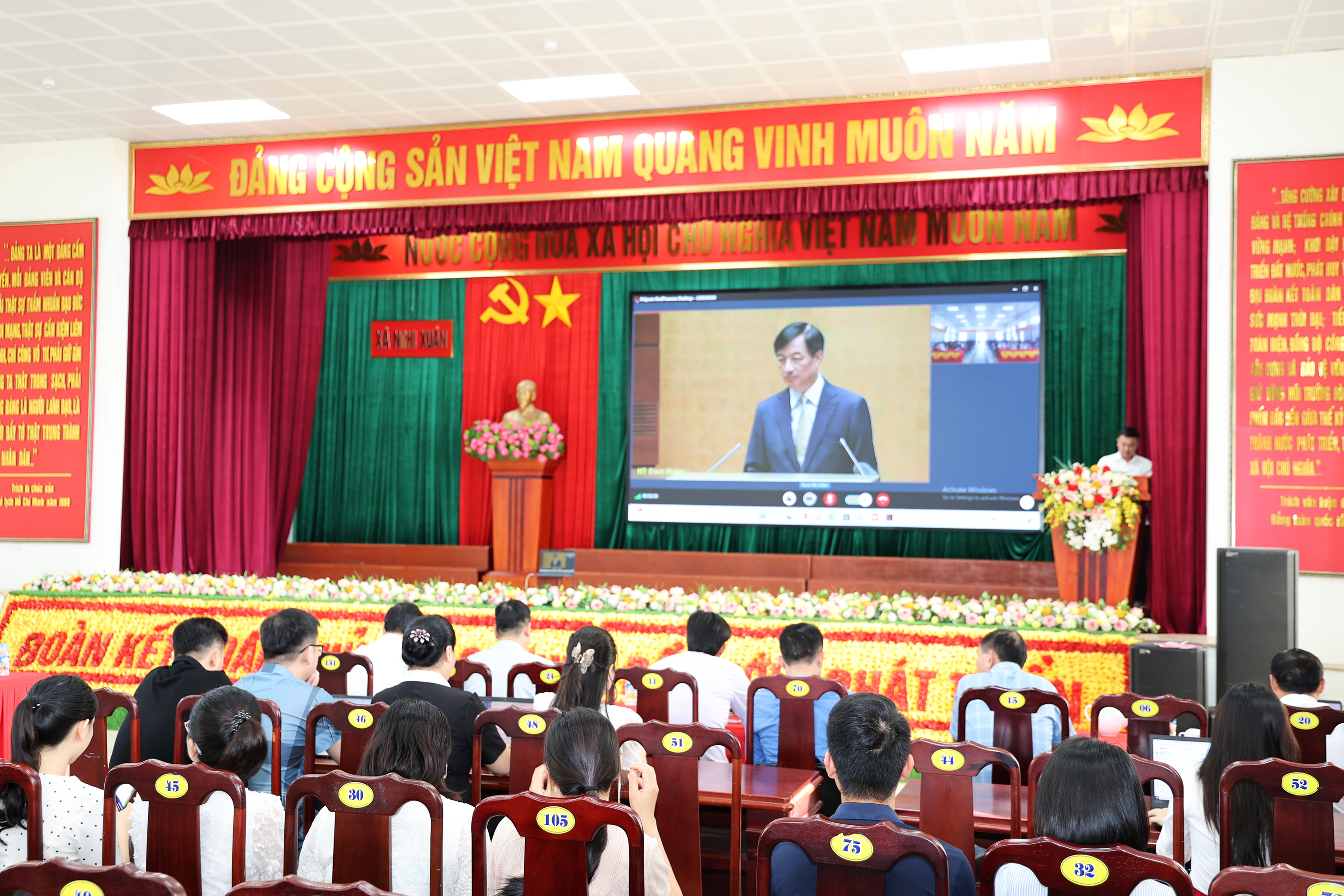 Hơn 2000 cán bộ, đảng viên xã Nghi Xuân tham dự hội nghị nghiên cứu, học tập, quán triệt và triển khai thực hiện Nghị quyết Hội nghị Trung ương 4, khóa XIV