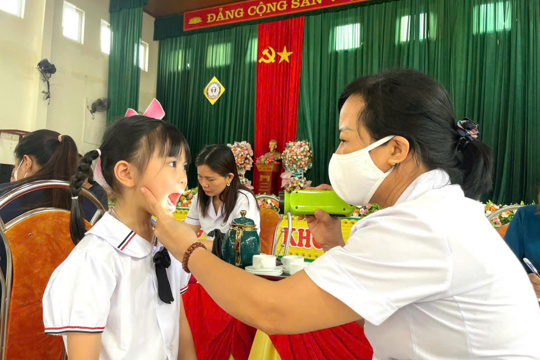 7.933 học sinh các cấp học ở xã Nghi Xuân được khám sức khỏe tổng quát đầu năm học.