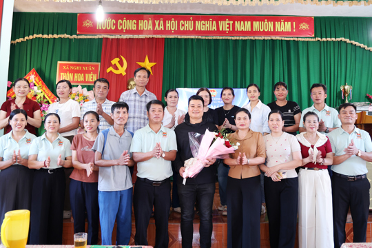 Hội Nông dân xã Nghi Xuân ra mắt Tổ hội Nông dân chuyển đổi số trong sản xuất, kinh doanh. 
