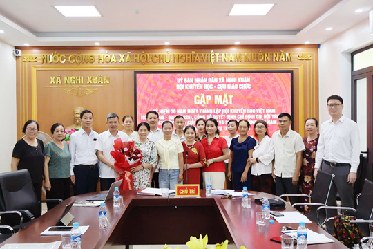 Hội Khuyến học – Cựu giáo chức xã Nghi Xuân: Gặp mặt kỷ niệm 30 năm Ngày Khuyến học Việt Nam 